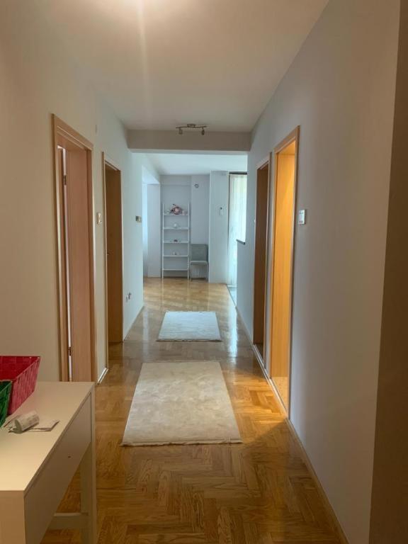 Cozy City Center Apartment Прізрен Екстер'єр фото
