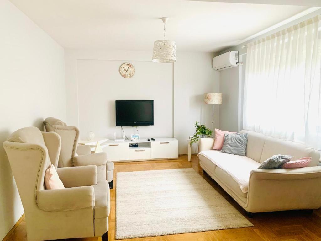 Cozy City Center Apartment Прізрен Екстер'єр фото