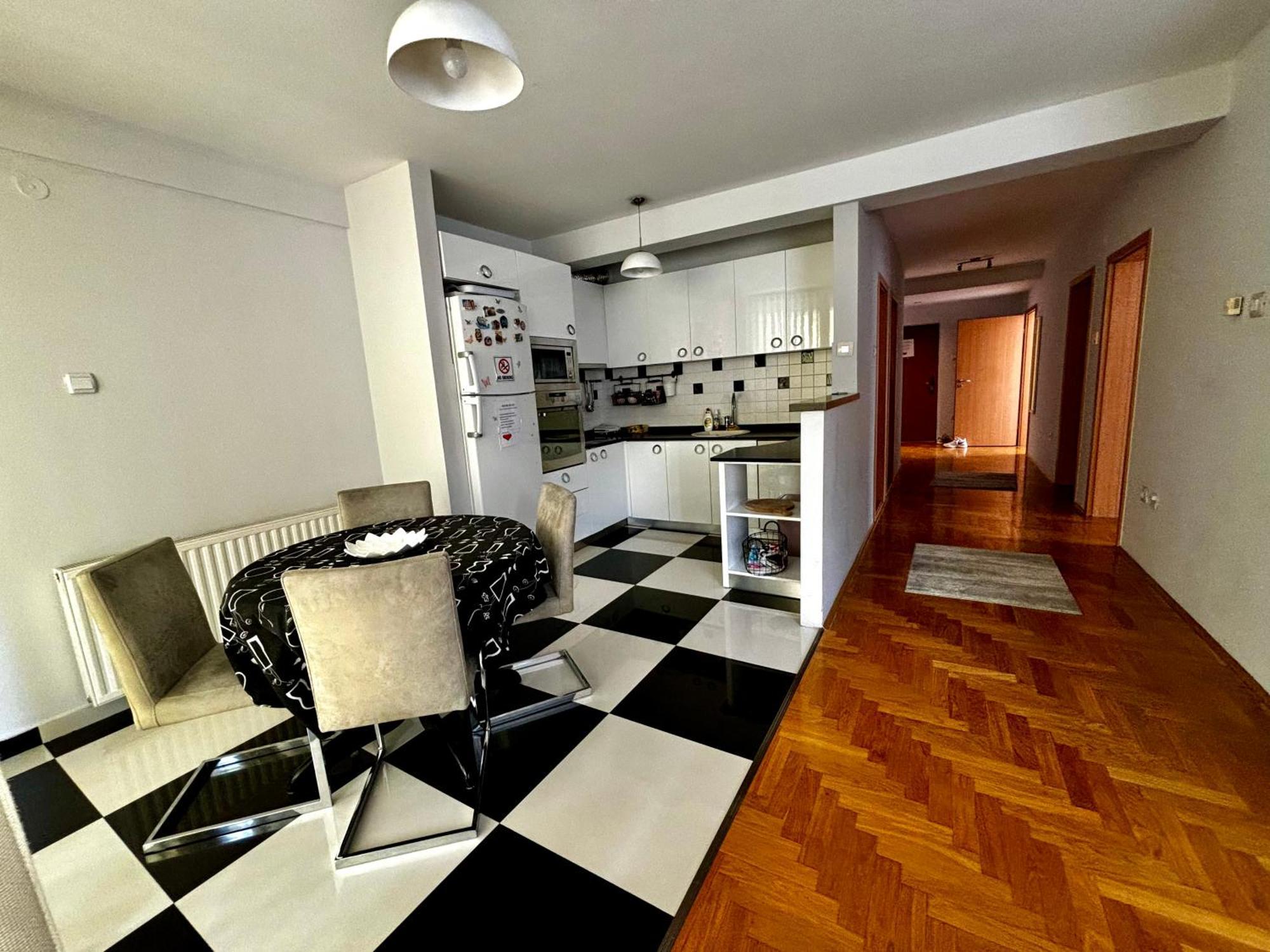 Cozy City Center Apartment Прізрен Екстер'єр фото